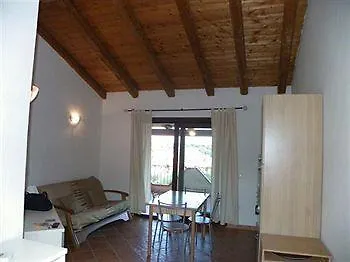 Sardinya Holiday Apartments 奧爾比亞