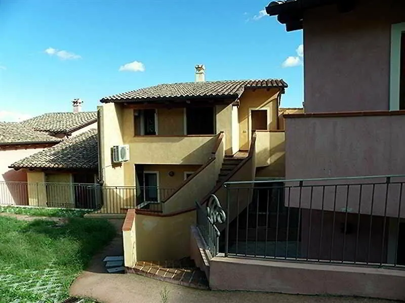 Sardinya Holiday Apartments 奧爾比亞